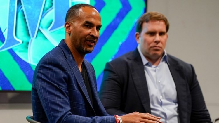 到底远还是近?😢哈里森:只看接下来3-4年 老板:着眼于长远